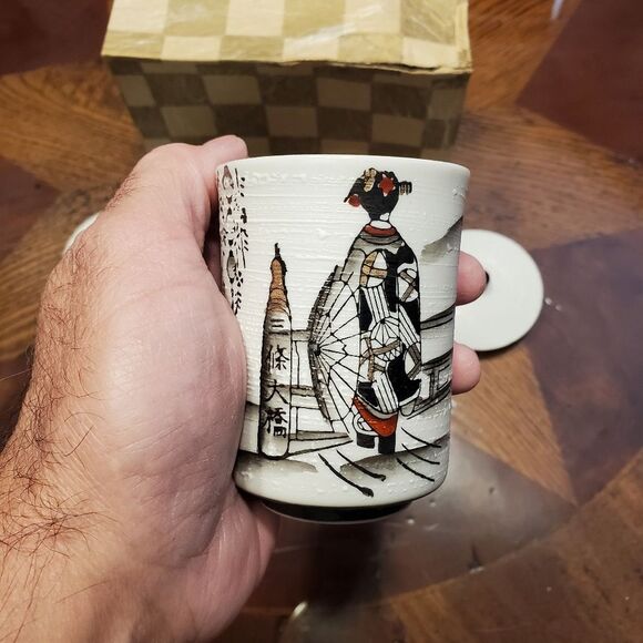 Vintage Japanese Kyoto Geisha Husband and Wife Boxed Lidded Tea Cups - Picture 5 of 15
